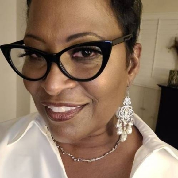 Meet your Posher, Gina - Picture 7 of 12